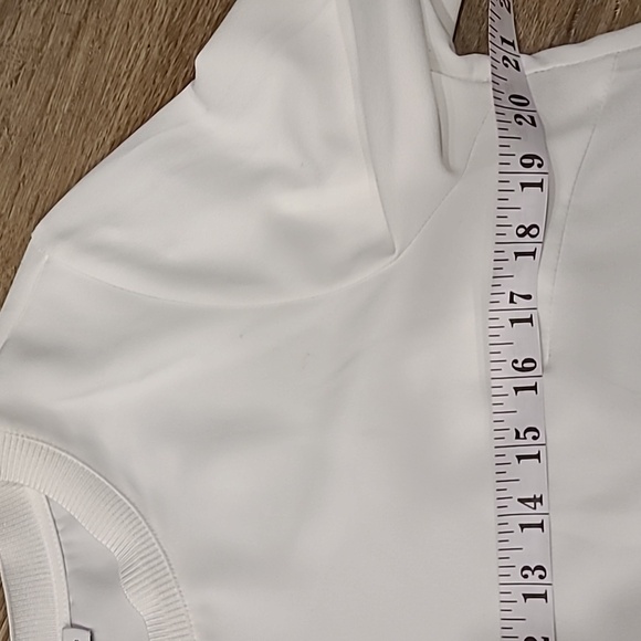 Like New! Maison D'Amelie Sz Med Swing Top W/ Knit Ruffle  Cuffs White - Picture 4 of 7